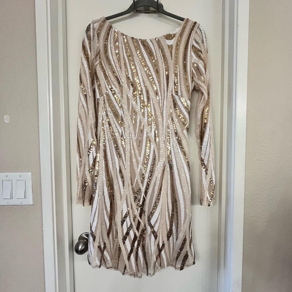 Elegant White and Gold Sequin Dress - Picture 4 of 5